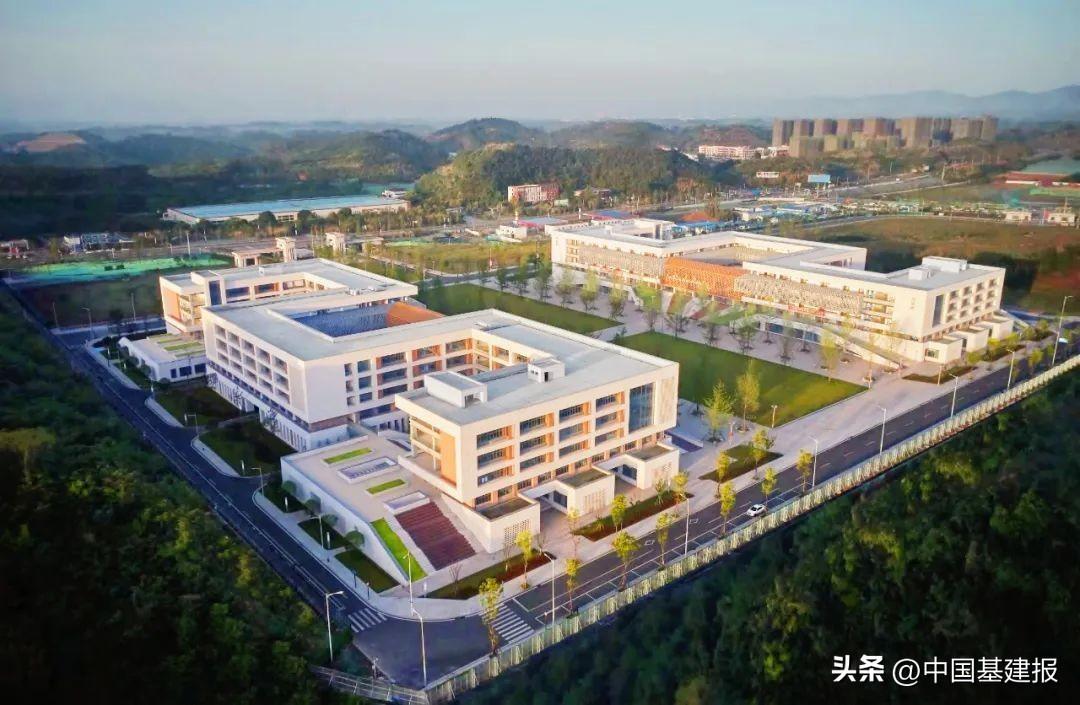 成都大学最新状况，科技前沿引领，重塑未来教育！