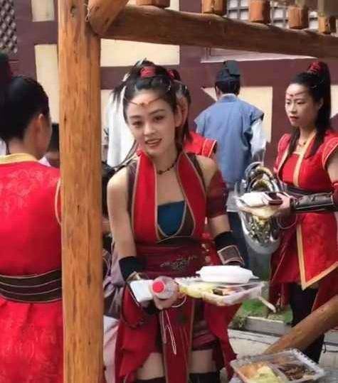 女演员遭遇群演抢劫事件，应对与防范的详细指南（适合初学者与进阶用户）