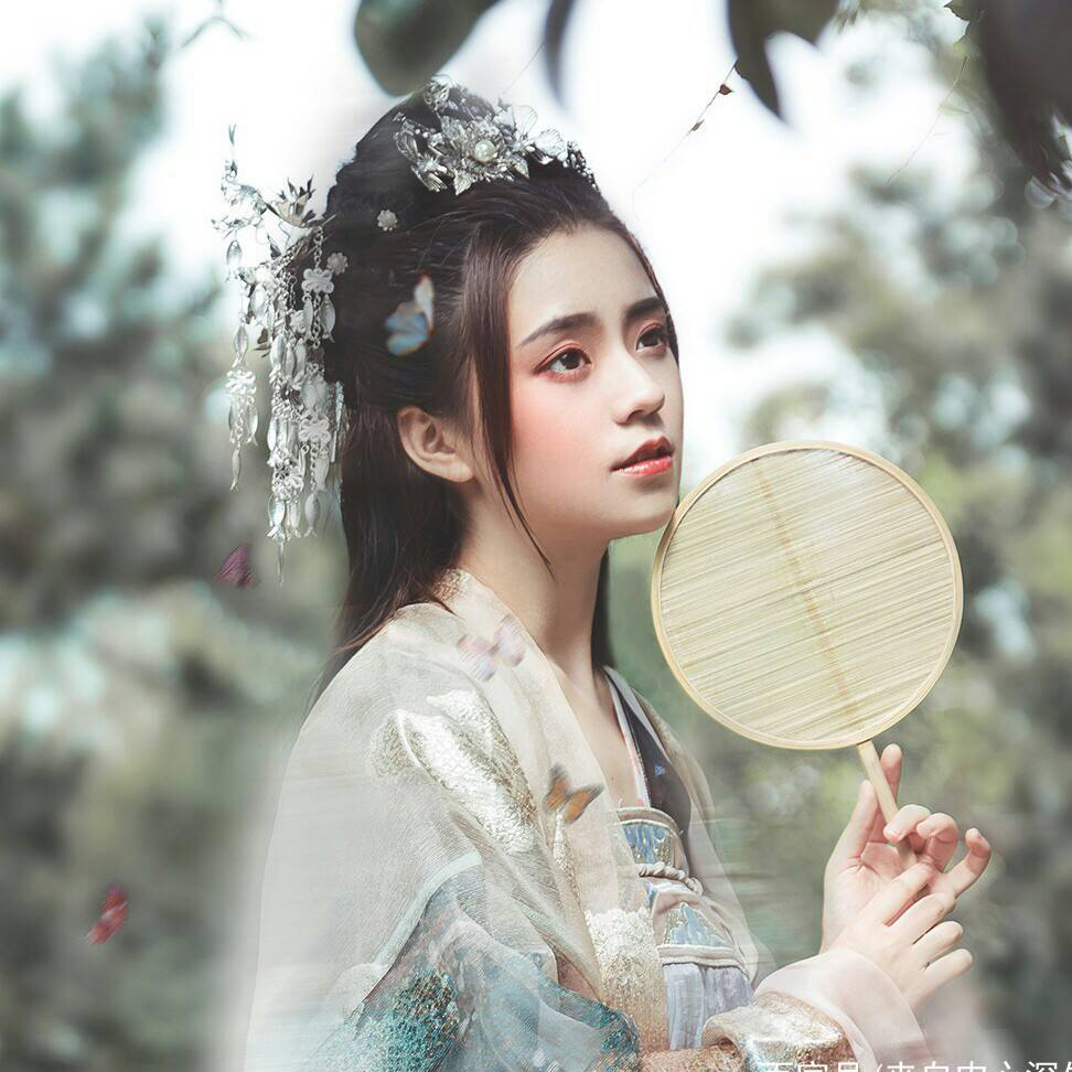 吱吱最新作品揭秘，小巷中的隐秘宝藏——探索一家特色小店